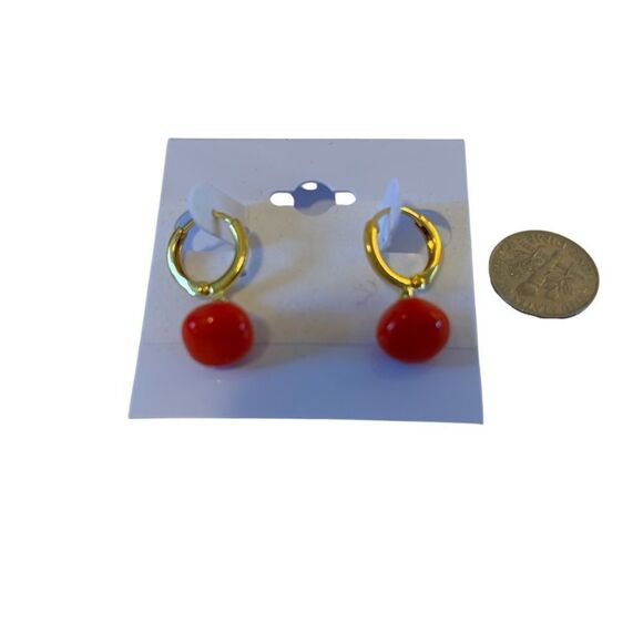 Adorable 18 K Gold Plated Tomato Charm Drop Dangle Earrings. - Picture 5 of 5